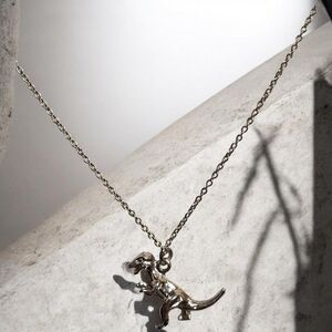 Dinosaur Silvertone pendant 20" stainless steel chain necklace Nwot handcrafted